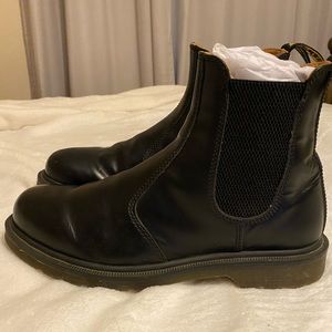 Dr. Martens 2976 Chelsea boots